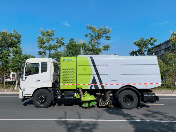 國(guó)六東風(fēng)天錦干掃車(chē)